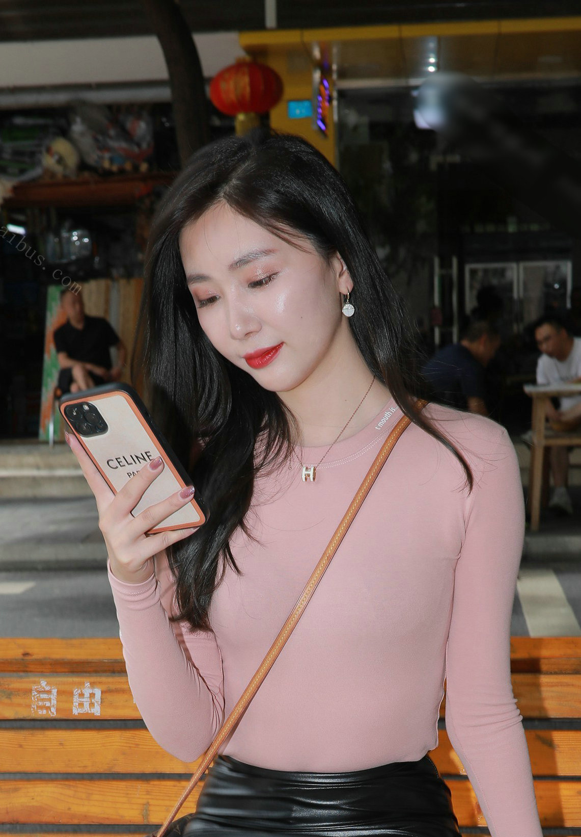 小姐姐|健美裤穿搭，简约时尚又修身，穿出了夏季清凉的休闲的风