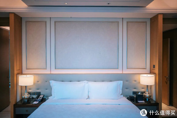 玫瑰|旅行其实很简单 篇九百八十七：入住送粉色玫瑰，整家酒店都是Pink！Pink！Pink！