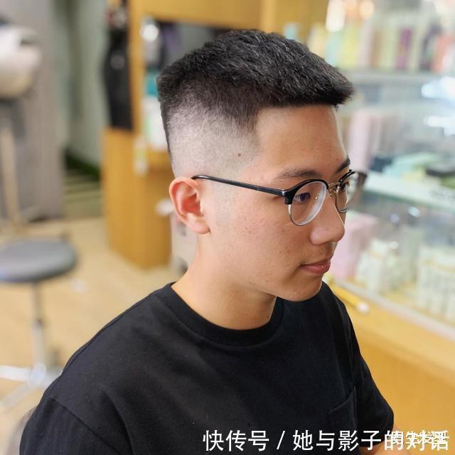 男生别迷恋“背头”发型了,今夏留这4款短发,时尚帅气不油腻