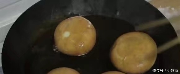 一碗面粉,不用烤箱,教你做好吃的小面包,外脆里软,出锅吃3个