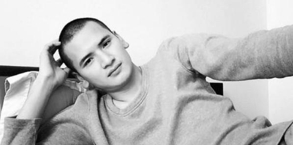 富婆@他是中国最帅的和尚,被百名富婆猛追,因一首歌遁入空门