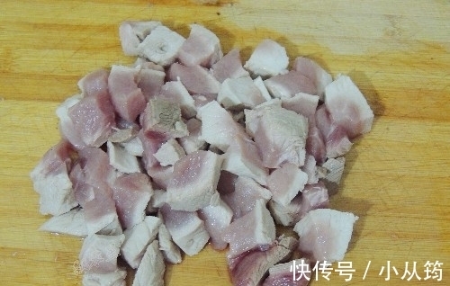 孩子|想吃肉松不用买，自己在家做很简单，1斤肉做一大盘，孩子抢着吃