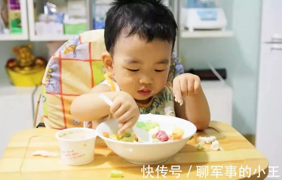 孩子|辟谣,孩子吃零食没好处?零食选择时间分量做得好让娃长高更聪明
