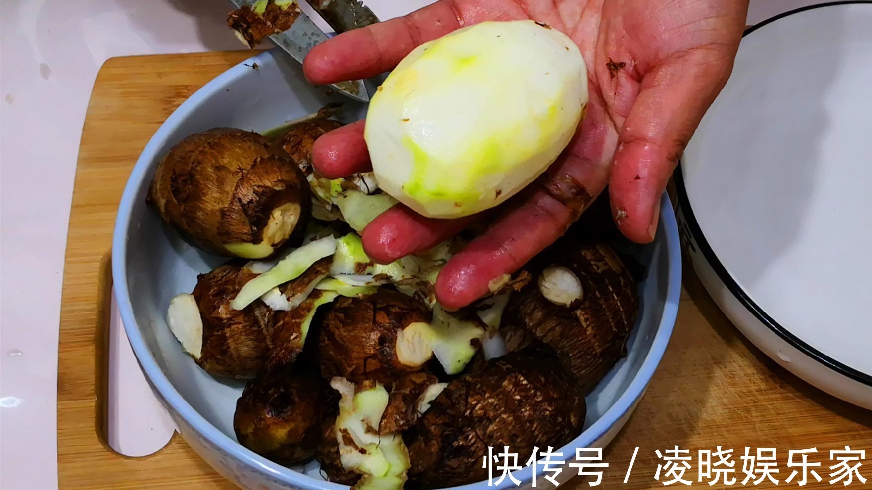 碱性食物|买芋头时，直接挑重的就错了，老菜农教你正确做法，一挑一个准！
