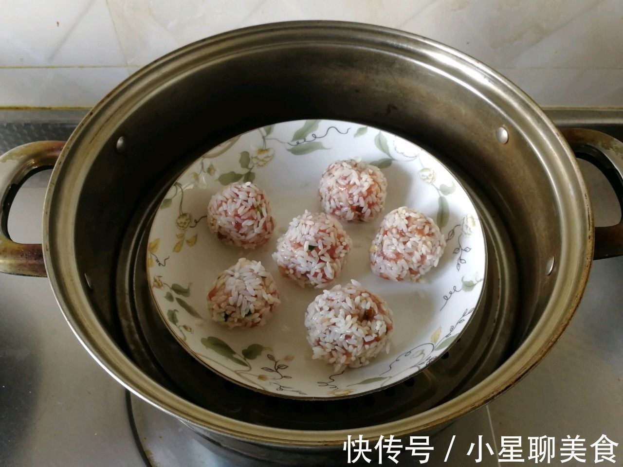 肉香|米饭和肉搭配做成小丸子,一口一个,香气四溢