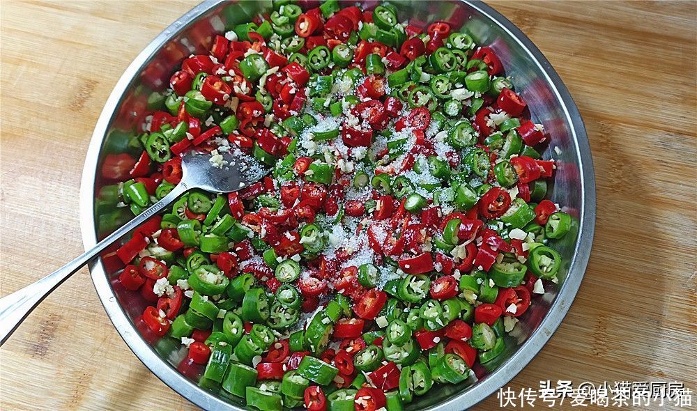 桂皮|又到了腌辣椒的季节，教你这种酱腌做法，香辣下饭，做好吃一年