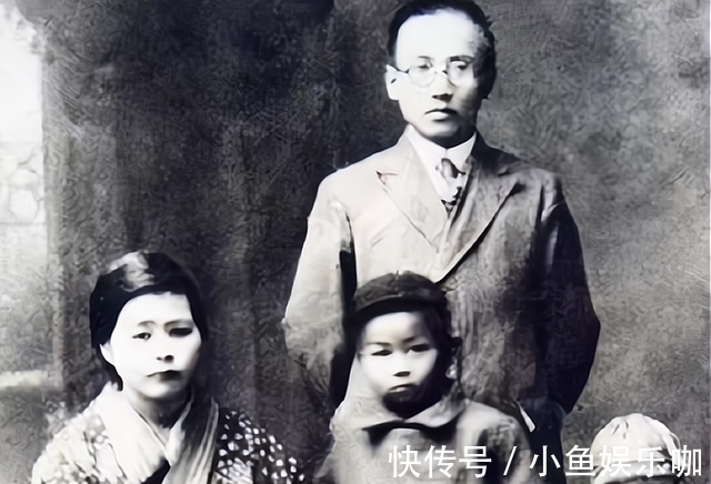 素书$郭沫若4字骂鲁迅,鲁迅加了1字回击,世人笑称:这便是郭沫若