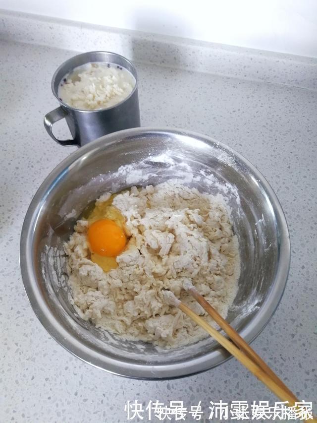 做法|又酥又软的油酥饼，咬一口好香啊，吃一次还想吃，做法真的好简单