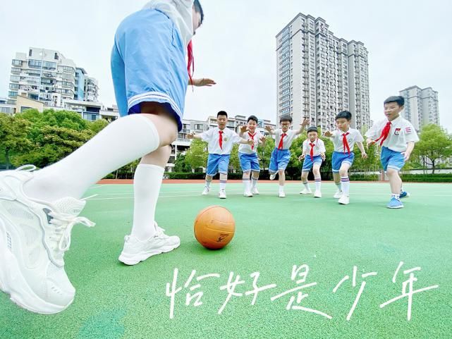 创意|恰同学少年！沪16区幼儿园、中小学创意毕业照来了