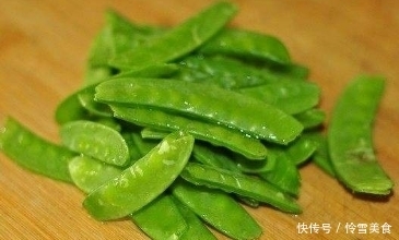 荷兰豆|炒荷兰豆时,很多人省去了一步,难怪荷兰豆炒的不好看,更不好吃