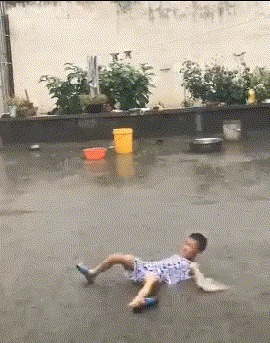 |搞笑GIF:如果再给我一次选择的机会,我绝对不会生这么多