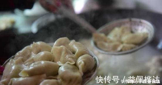 热水|煮饺子热水下锅是错的加一步骤，饺子好吃不破皮