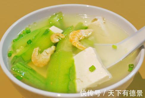 鲜香|天热丝瓜跟它是绝配，简单一煮鲜香美味又解暑，比喝羊肉汤还过瘾