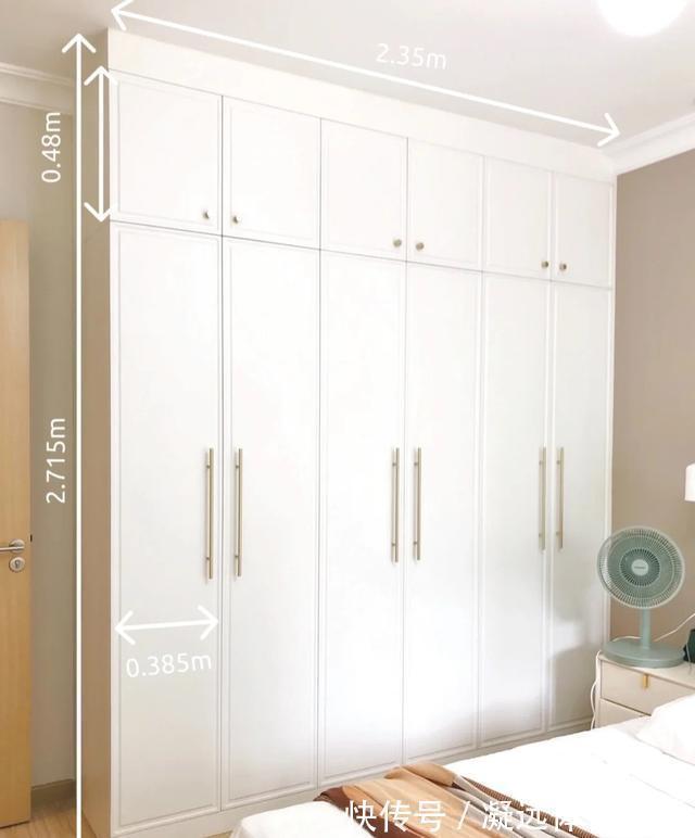 耐看|她家不吊顶,只走石膏线,墙面不造型,只刷乳胶漆,太简洁耐看了