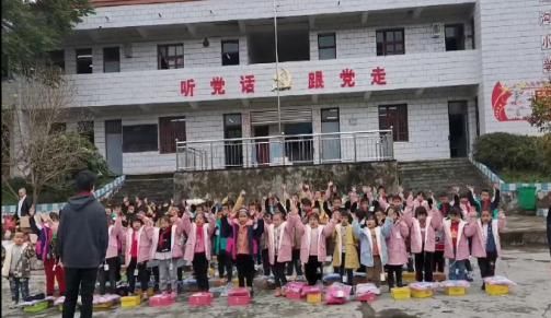 公益|寂然停播三天，清空营收积蓄倒贴2w做公益，网友直言没看错人