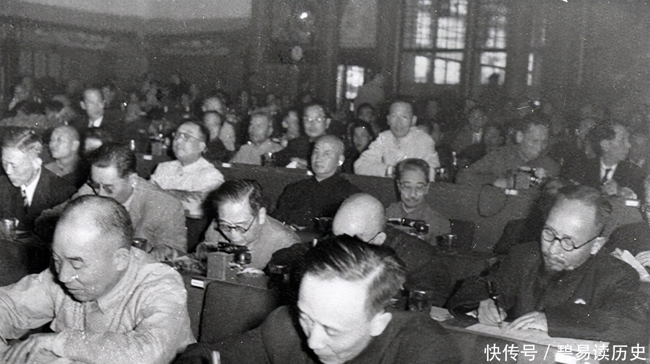 一言不发|会上议论纷纷,唯彭老总一言不发,菊花书屋谈话后,果然不出所料