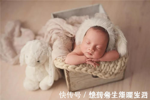 宝妈|新生儿眼睛睁开晚,到底是怎么回事?新手妈妈不用担心!