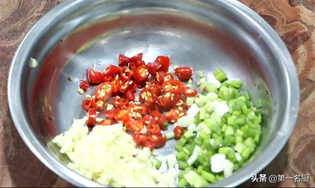  翻倍|10分钟做一盘家常蒸豆腐，口感滑嫩，营养翻倍，美味解馋下酒下饭