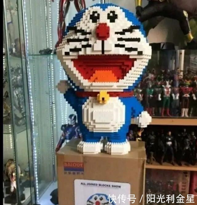 哆啦小猫弄坏手办爱好者拼起来的哆啦A梦，之后会怎么样小猫呆了