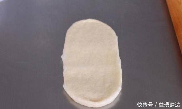 甜甜圈别再买,五勺面粉两颗鸡蛋,做着比麻花简单,比油条好吃