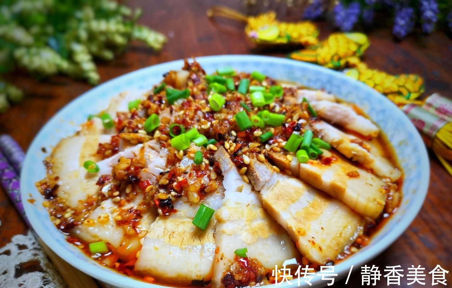 蒜泥|蒜泥白肉家常做法，清爽不油腻，简单几个步骤，比饭店的还好吃