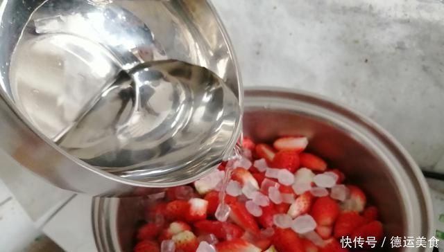 煮草莓罐头放白糖和冰糖有那么重要吗大厨我来教你,一锅不够