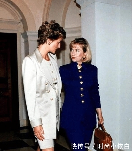 西服|38岁凯特隔空撞衫婆婆,同样是穿白色西服,婆媳俩美出不同气质