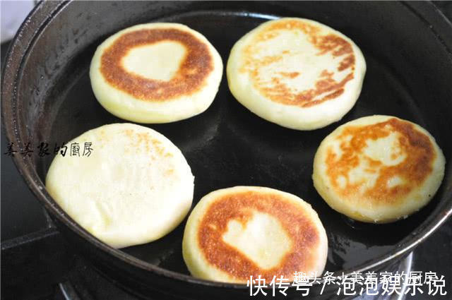 儿子最爱的早餐,不放一滴水,柔软又蓬松,空口就能吃5个!