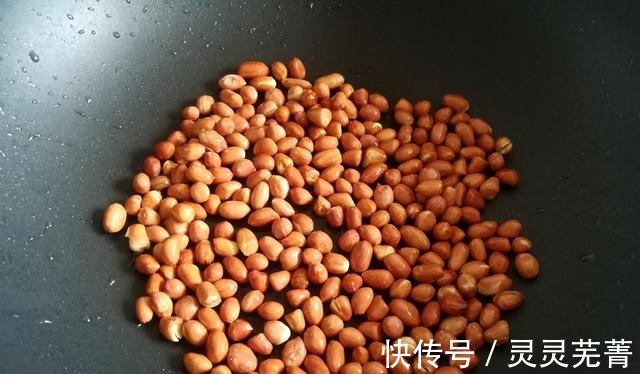 做卤菜时，牢记“1分2煮3泡”，鲜香入味，家人吃得很满足！