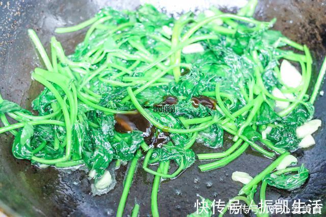 很多人冷落了这种瓜的叶子，它可是真正的长寿食材，蔬菜皇后！