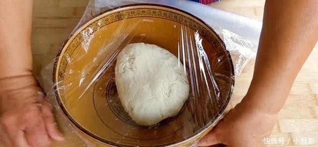 双色|农村妈妈教你做紫薯双色馒头,香甜松软,一顿吃5个不够!