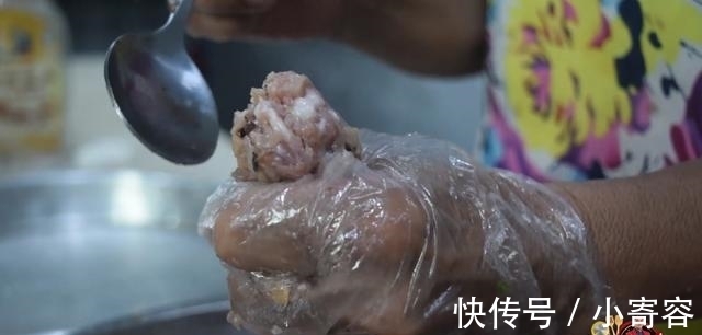 水淀粉|猪肉丸子最好吃的做法，简单美味又下饭，看看你喜欢吃不？
