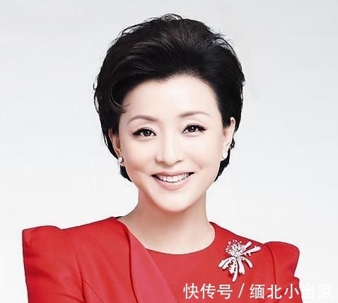 硬笔书法&杨澜有多美,她的书法也有多美,书协大佬也羡慕:希望多交流