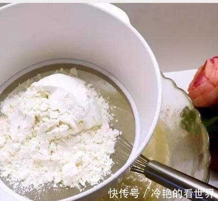 香蕉饼|教你自制香蕉饼，一根香蕉，一颗鸡蛋，太好吃了，大人小孩都喜欢