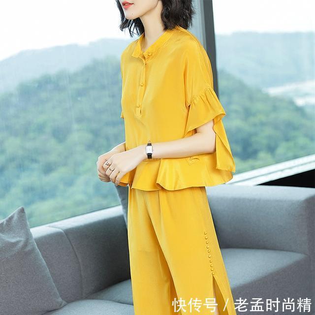 显瘦|白领必备性价比高的妃之影两件套,时尚大气还上档次