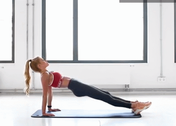 身材|日本模特破茧成蝶,健身5年从cosplay到健美冠军,好身材让人羡慕