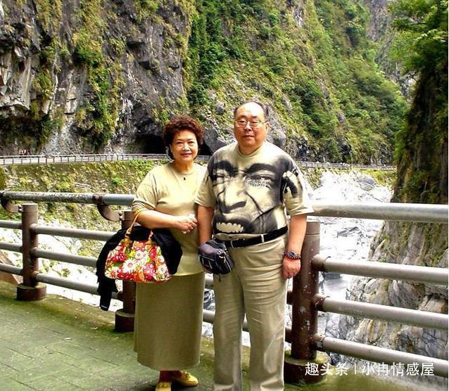 离世#2008年，因1万块朱逢博丈夫离世，骨灰放卧室，饭菜先给他