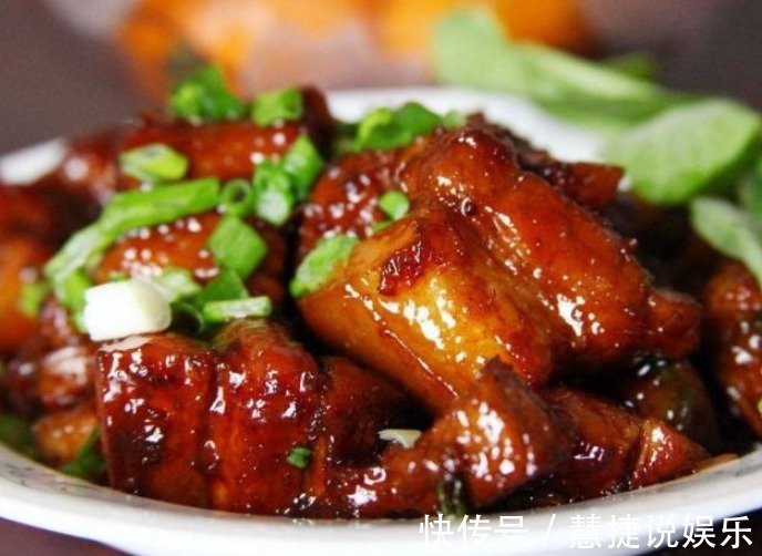 做红烧肉时，别用酱油和啤酒了！换成它，红烧肉入口即化不油腻！