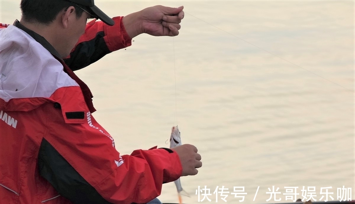 带钩调漂与不带钩调漂有何区别？哪种调钓更适合野钓？