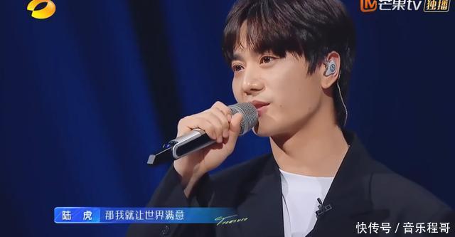 陆虎|宝藏歌手终于揭开名字,王源现场吃瓜,像极了吃瓜的你