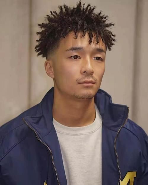 锡纸|2020流行男士发型,黑人烫钢丝球超火,“渣男”锡纸烫热度不减