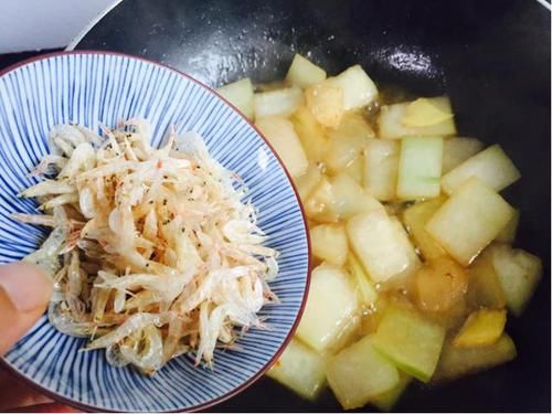 冬瓜|这菜我家春天吃到冬天，秋天更别错过，简单一炒，鲜掉眉毛