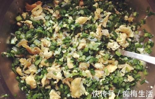 焦黄|水煎包怎么做才好吃？分享详细制作过程，松软鲜香，底部焦黄不糊