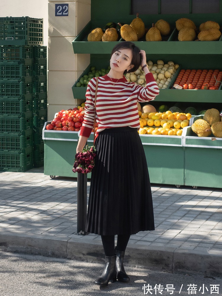小个子 裙子别乱买,2022年流行“过膝不过踝”的半身裙,遮肉显瘦还百搭