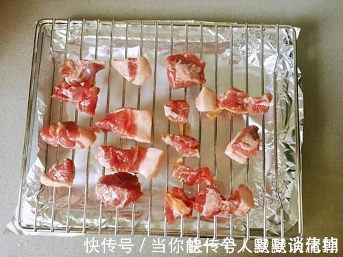 蜂蜜|比红烧肉好吃10倍的叉烧肉，就3步，简单到以为没做好，吃不够