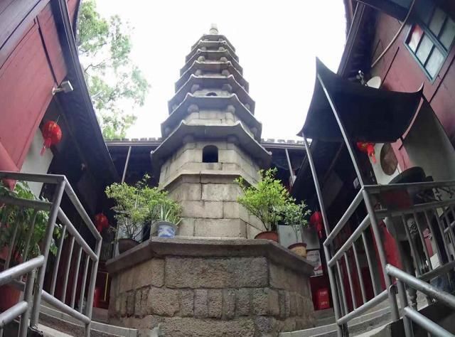 福建有一“金山寺”，屹立闽江中700年，入寺方式很特别