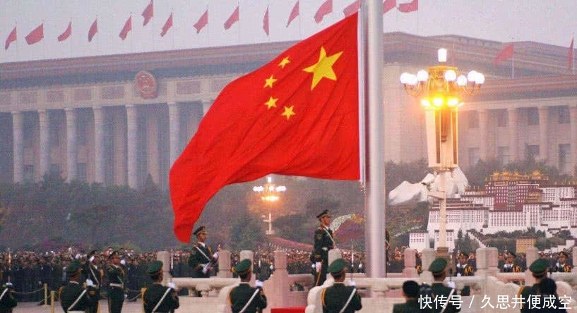 礼兵|为何天安门国旗只升到28.3米，而不是到顶作为中国人要知道！