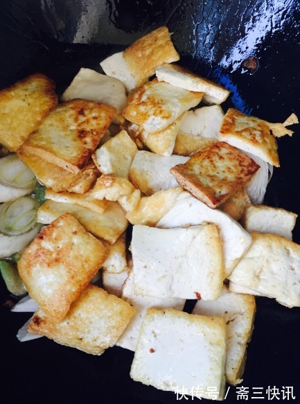 夏季|这两种食材搭配在一起，随便一炒，鲜香又美味，比肉还好吃！
