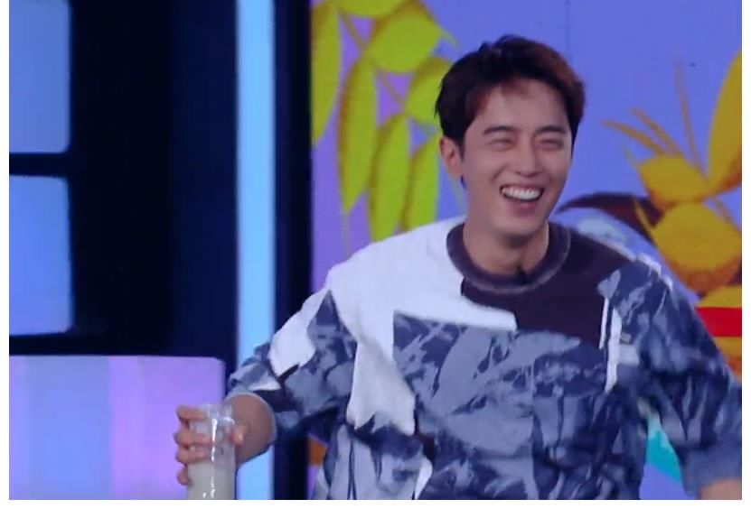 維嘉|《快本》豆汁懲罰有多狠？維嘉吳昕互相推搡，梁靖康喝完吐了