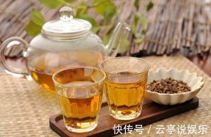 蒲公英泡水|喝蒲公英水本对身体有益,但这么喝,有害健康,你知道么